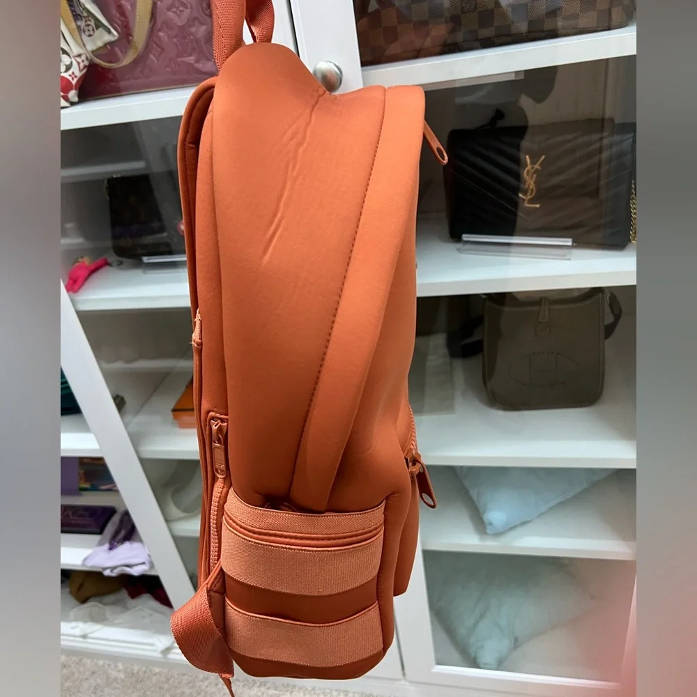 Dagne Dover Medium Dakota Neoprene backpack coyote - Picture 4 of 7